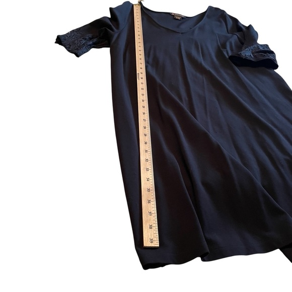 Love & Legend Black V Neck Dress-Drapes Beautifully-Short Sleeves w/Lace-Size 2X - Picture 5 of 9